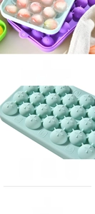 Food-grade silicone ice mold showing BPA-free material and temperature resistance details