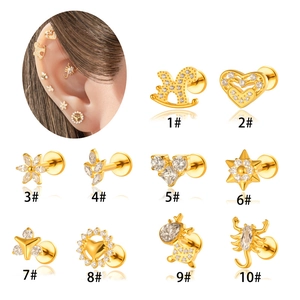 Ohrstecker aus Gold-Titan-Legierung mit Herz- und Blumenmotiven und Kristallen