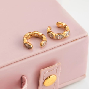 Orecchini ear cuff in acciaio inossidabile placcato oro 18K con zirconi a taglio marquise