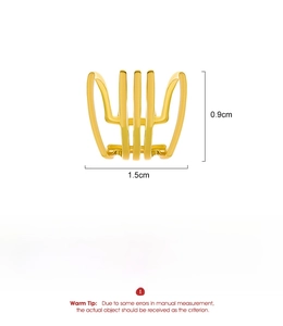 Detailed view of multilayer copper ear cuff in gold finish showing 0.9cm size details