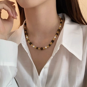 Collier Perlé En Pierre Œil De Tigre Et Imitation Künstliche Perle Vintage Style Maillard Ras Du Cou Doré Pour Femmes Bijou Élégant