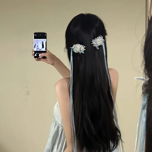Barrettes à perles élégantes avec longs rubans en satin bleu clair pour style doux