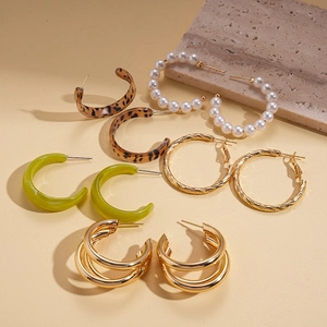 10-piece set of leopard print and pearl stud earrings with vintage acrylic and gold finish