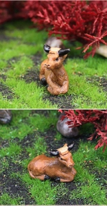 Statuetta in resina di mucca marrone per micro paesaggi di muschio e decoro succulente