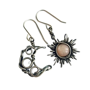 Böhmische Vintage Sonne und Mond Ohrhänger mit Mondstein im silbernen Drahtwickel-Stil