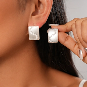 Silver rectangle stud earrings with 18K gold plating and S-shaped zircon inlay