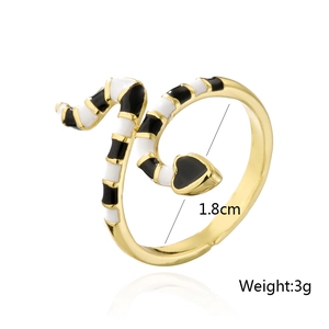 Detailed view of gold snake ring with 1.8cm diameter measurement and 3g weight info