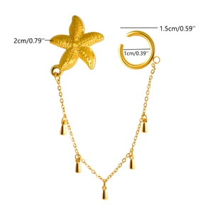 Détail de la boucle d'oreille étoile de mer dorée avec dimensions et fine chaîne