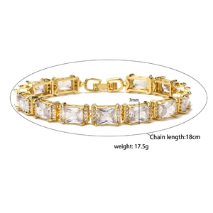 Detail of luxury gold bracelet with rectangular zircon and 18cm length specifications