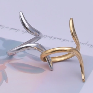 Minimalist wavy 304 stainless steel adjustable rings in gold and silver finish
