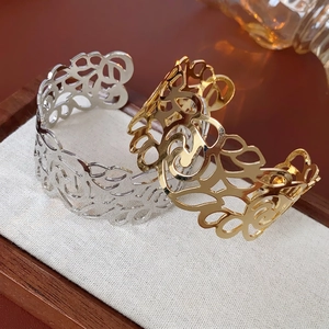 Hollow Flower Pattern Metal Open Cuff Bracelet For Women Vintage Exaggerated Wide Bangle Statement Jewelry Gold Silver Tone