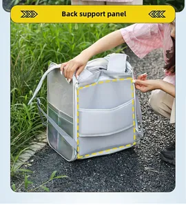 Détail du panneau arrière en mesh respirant et de la plaque de support du sac à dos pour chat