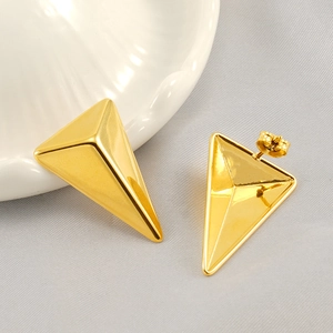 Minimalist 18K gold triangular pyramid stud earrings in high-polished stainless steel