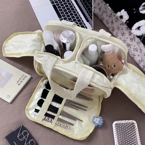 Borsa Per Cosmetici Trapuntata In Nylon Grande Capacità Organizzatore Per Articoli Da Toletta Da Viaggio Con Ciondolo In Peluche Portatile
