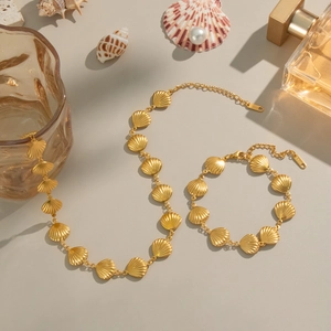 Set collana e bracciale in acciaio inossidabile placcato oro 18K con maglie a conchiglia