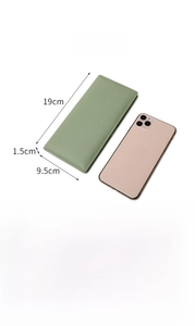 Portefeuille mince en cuir PU vert comparaison de taille avec téléphone et dimensions