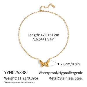 Detail of 18K gold-plated stainless steel butterfly necklace with dimensions and weight info