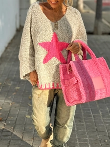 Oversize Strickpullover in Grau mit rosa Sternmuster und V-Ausschnitt für den Herbst