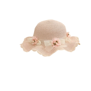 Chapeau de soleil en paille rose pour enfants avec fleurs et bord ondulé élégant