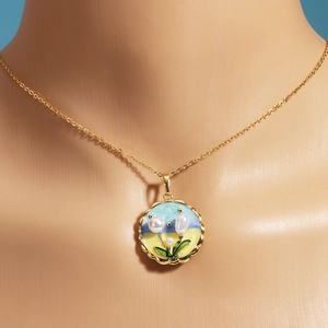 Elegant oil painting style flower pendant necklace with freshwater pearls and gold chain