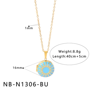 Vue détaillée du médaillon émail bleu 16mm avec dimensions de la chaîne dorée