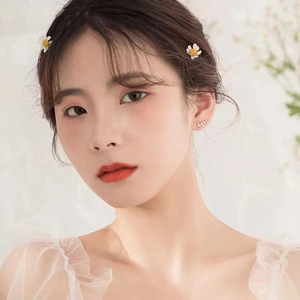 Minimalist s925 silver branch stud earrings with white zircon on a model