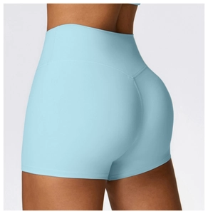 Détail du short de yoga bleu clair taille haute avec couture galbante pour femme