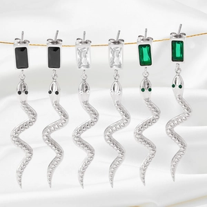 Boucles d'oreilles serpent en acier inoxydable avec pendentifs en verre sur soie