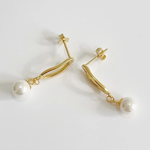 Minimalist 925 sterling silver gold irregular curved stud earrings with white pearls