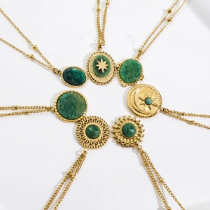 Colliers en acier inoxydable 316L avec placage or 14K et pendentifs en pierre verte