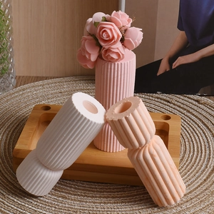 Minimalist striped cylindrical silicone mold for DIY plaster vase and candle holder