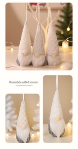 Dettagli ravvicinati di gnomi natalizi in maglia con texture di peluche e decori