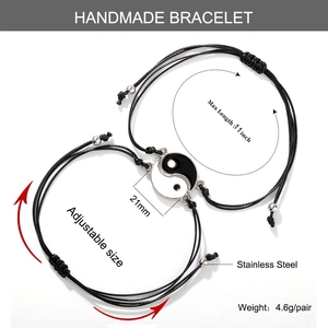 Handgefertigte Yin Yang Pärchen-Armbänder aus verstellbarem Edelstahl in Schwarz und Weiß