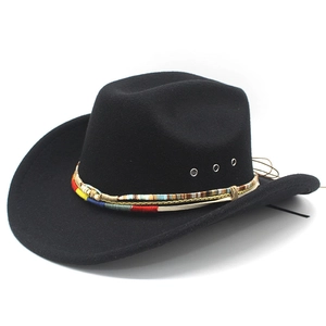 Chapeau de cowboy en feutre noir avec ruban ethnique tissé et détails en corde dorée