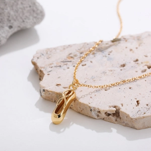 Collar con Colgante de Zapatos de Ballet Bañado en Oro 18K Estilo Vintage Artístico Cadena de Cobre para Mujer Hombre Joyería Diaria
