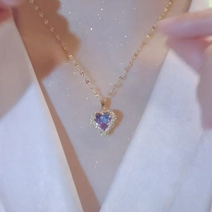 Fashionable gold-plated heart necklace with purple gradient zircon and small crystals