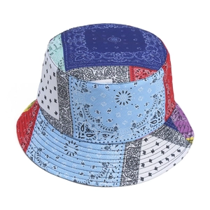 Bob réversible à imprimé Paisley multicolore avec large bord pour protection solaire