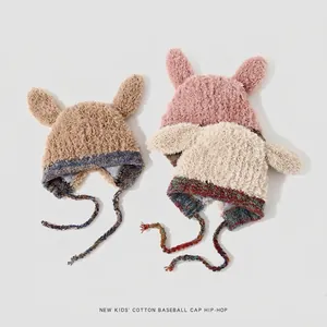 Gorro de peluche para niños con orejas de conejo y borde tejido étnico en tres colores