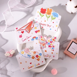 Une collection de cartes de vœux simples dessinées à la main avec des illustrations mignonnes