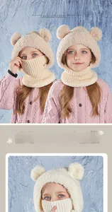 Close-up of kids 3-in-1 bear hat with cozy fleece lining and soft knitted texture