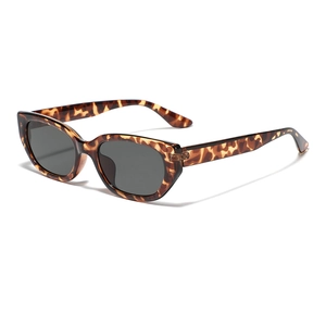 Retro tortoise shell rectangle sunglasses with dark gray lenses for men and women