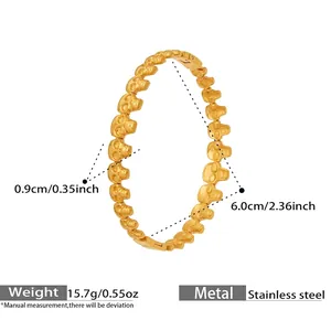 Détail montrant les dimensions du bracelet tête de mort doré avec diamètre de 6,0cm