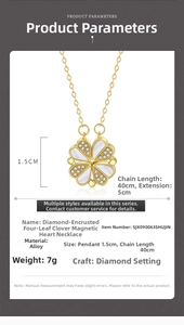 Detail view of magnetic heart clover necklace with 1.5cm pendant and 40+5cm chain length