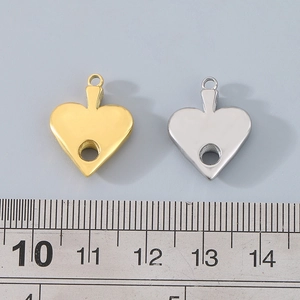 Hollow heart-shaped stainless steel charms in gold and silver finish for DIY jewelry