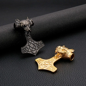Pendentifs marteau de Thor tête de loup en acier noir et or sur cuir noir