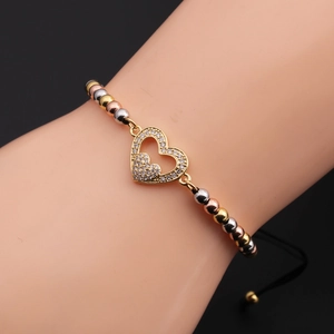 Bracelet ajustable cœur avec pendentif zircon et perles tricolores sur cordon noir