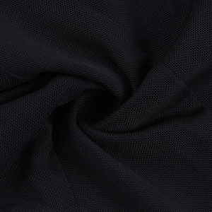 Detailopname van de zwarte mesh-stofstructuur met fijnmazig patroon en flexibel materiaal