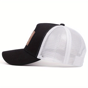 Casquette trucker rétro américaine avec bord noir contrasté et patch en cuir
