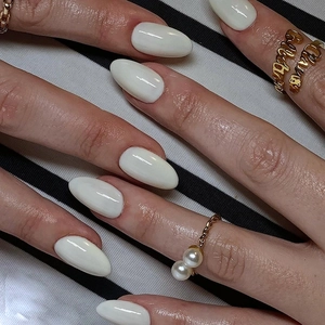 Minimalist Solid Color Almond Press On Nails Glossy Creamy White Full Cover Fake Nails For Women DIY Manicure