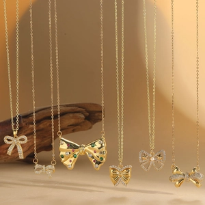 Fashion Bowknot Pendant Necklace Copper Zirconia Inlaid Clavicle Chain For Women Minimalist Ribbon Bow Charm Necklace Dainty Jewelry Gift
